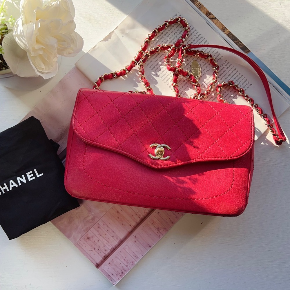 Chanel Coco Curve Envelope Flap Bag Quilted Goatskin Medium